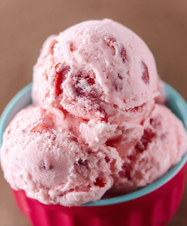 Homemade Strawberry Ice Cream